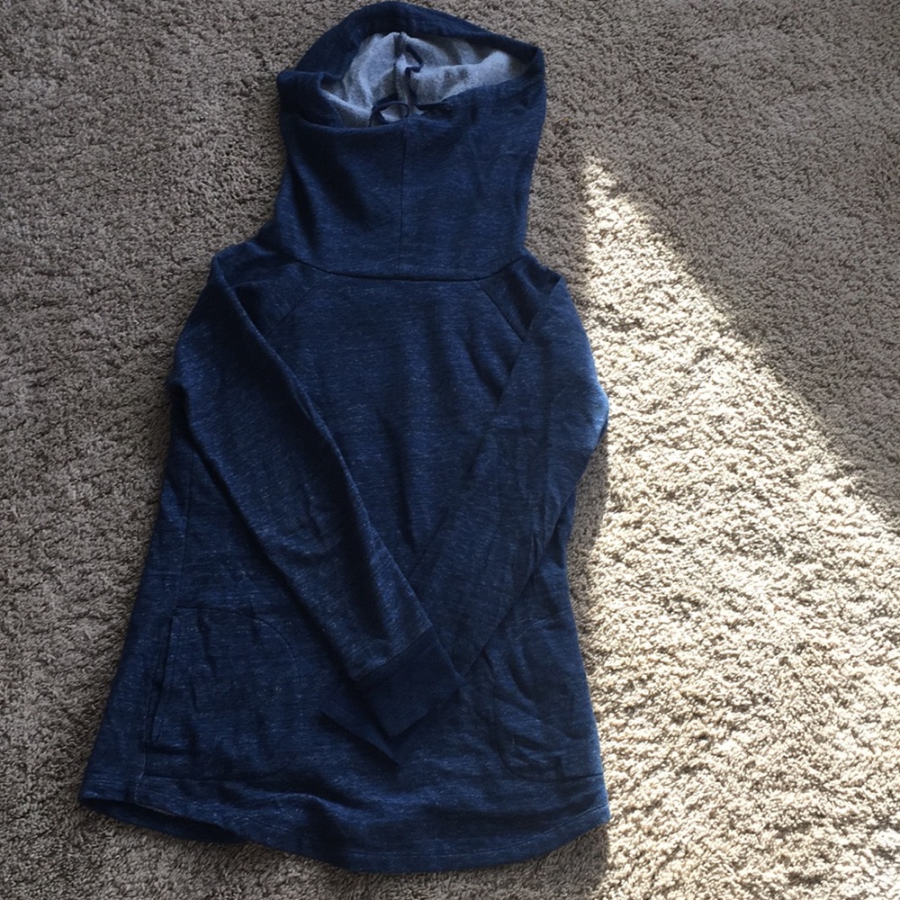 Women’s medium cowl neck sweatshirt